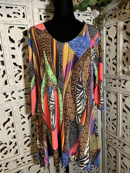 Valentino Tops - VALENTINA AMAZING MULTI-COLOR ABSTRACT PRINT MID-SLEEVES PLUS SIZE TOP